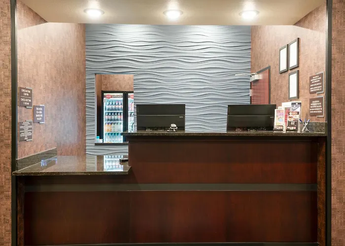 Cobblestone Hotel & Suites - Lynden